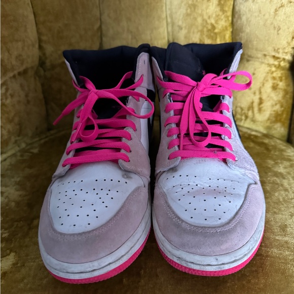 The Air Jordan 1 Mid Crimson Tint Hyper Pink Size 11 Good Condition - Picture 6 of 7